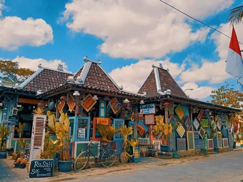 Nostalgia Zaman 80-an Di Kafe Bocor Alus